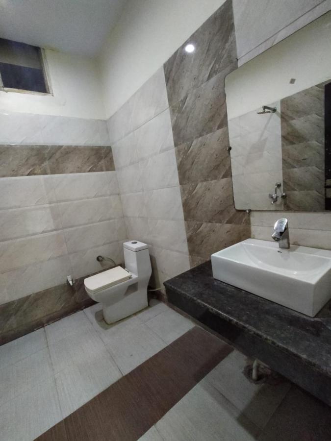 Hotel Prakash Regency Hapur Buitenkant foto