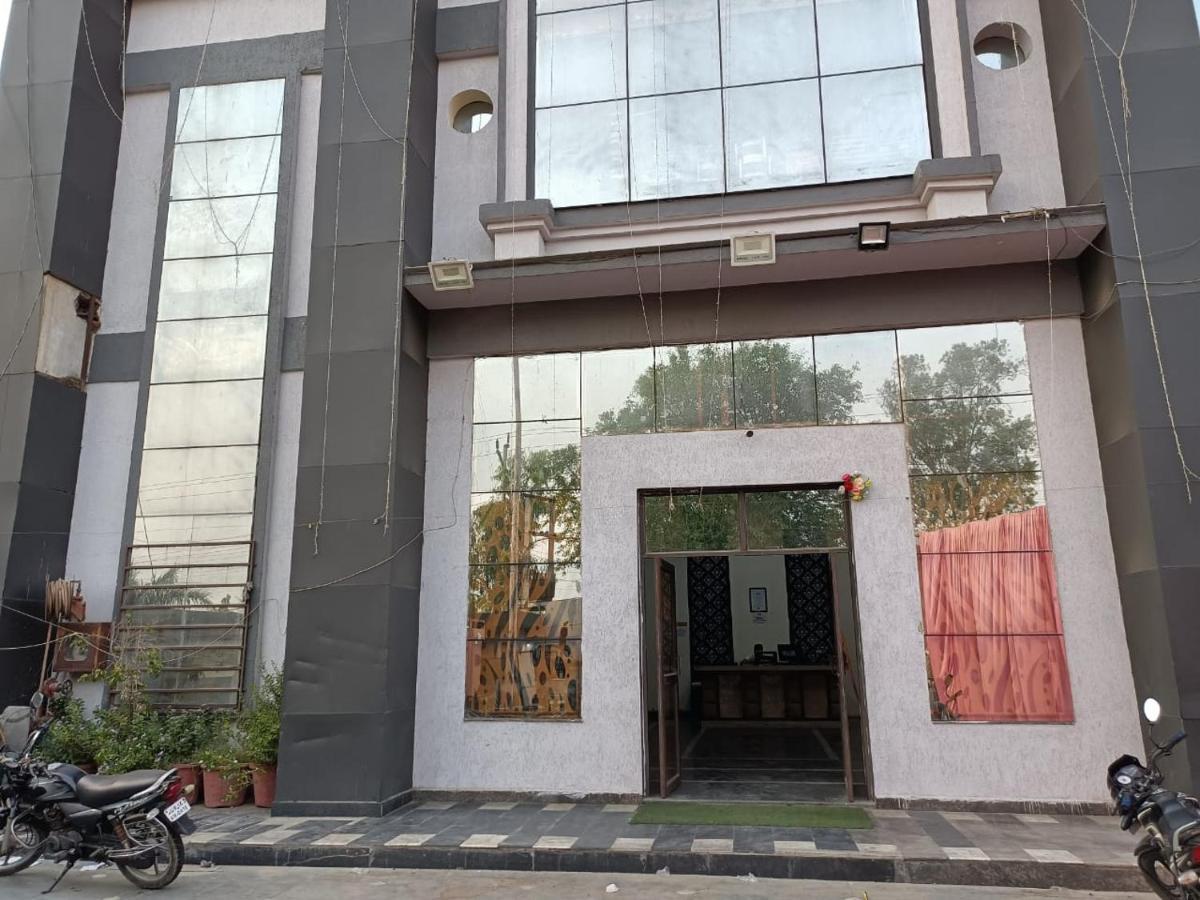 Hotel Prakash Regency Hapur Buitenkant foto