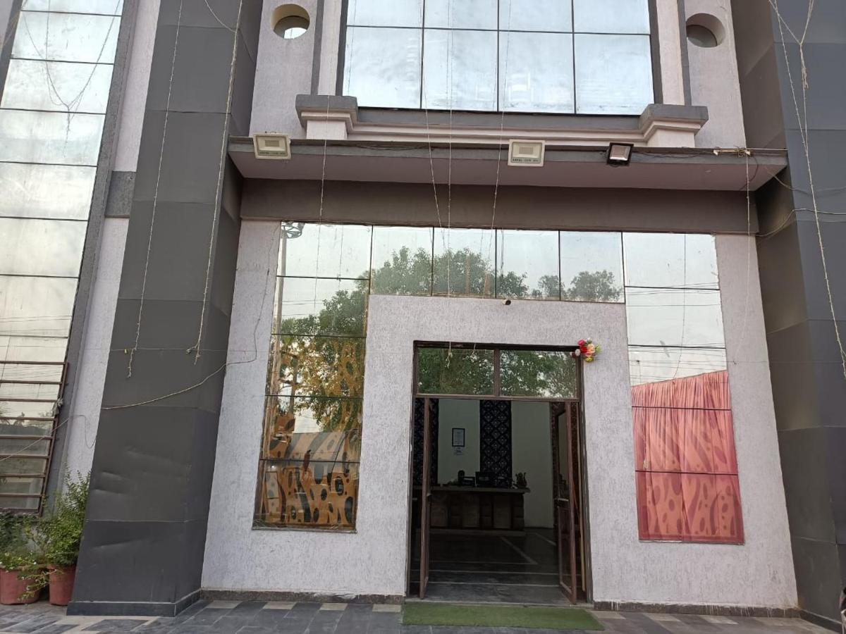 Hotel Prakash Regency Hapur Buitenkant foto